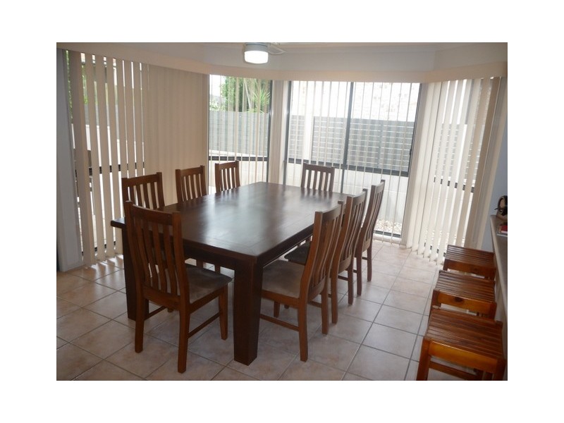 4 West Mountain Court, Parkwood QLD 4214