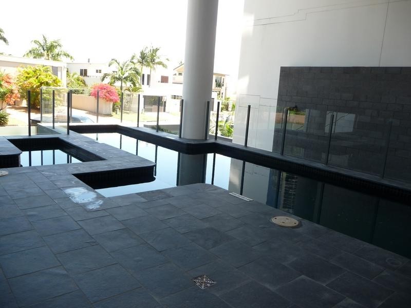 6 Tarcoola Crescent, Chevron Island QLD 4217