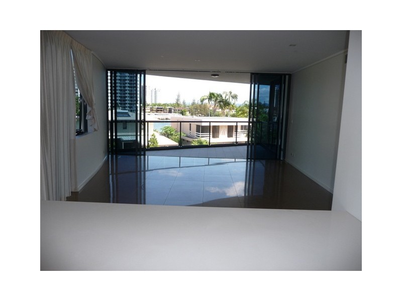 6 Tarcoola Crescent, Chevron Island QLD 4217