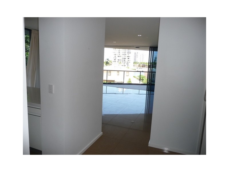 6 Tarcoola Crescent, Chevron Island QLD 4217