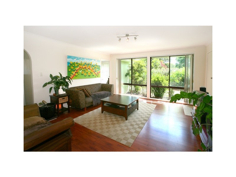 6 Wanderer Avenue, Mermaid Waters QLD 4218