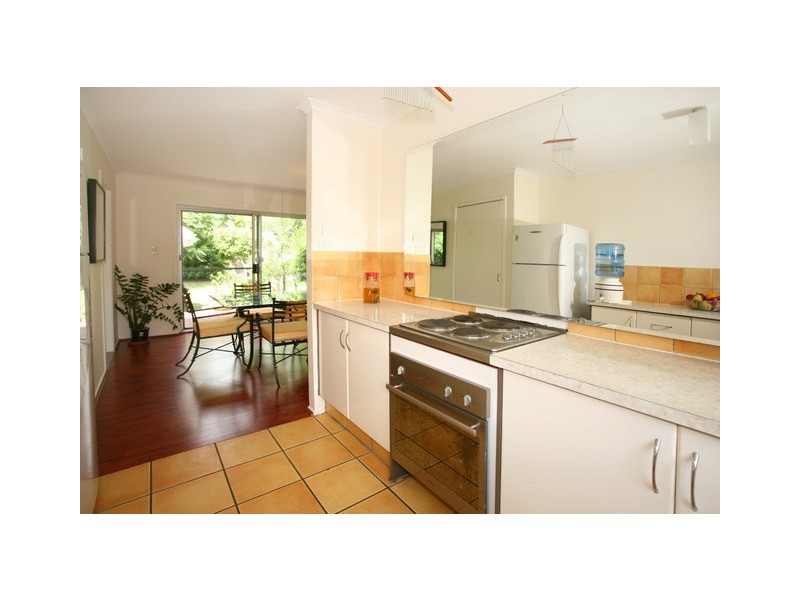 6 Wanderer Avenue, Mermaid Waters QLD 4218