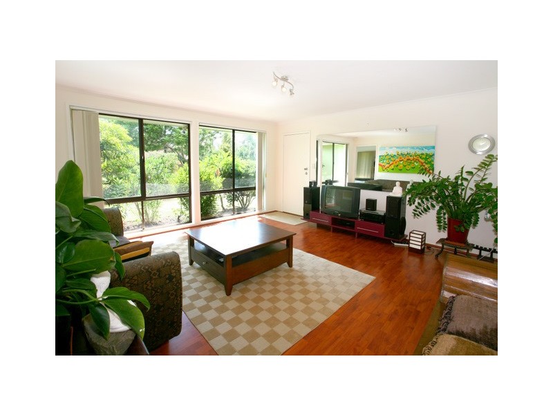 6 Wanderer Avenue, Mermaid Waters QLD 4218