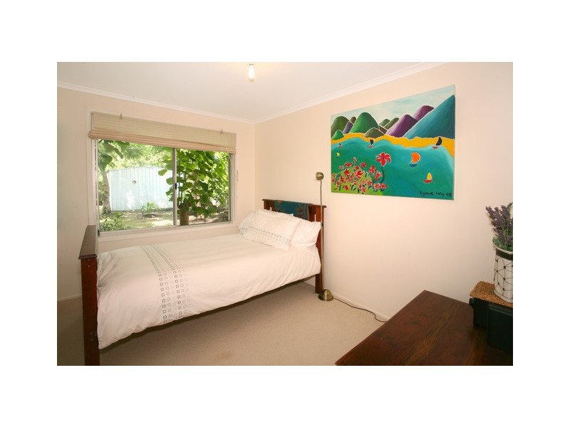 6 Wanderer Avenue, Mermaid Waters QLD 4218