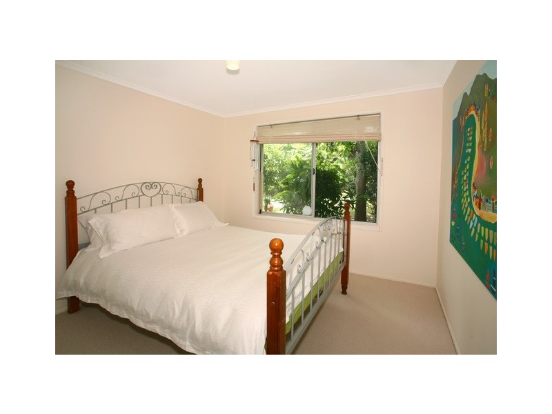 6 Wanderer Avenue, Mermaid Waters QLD 4218