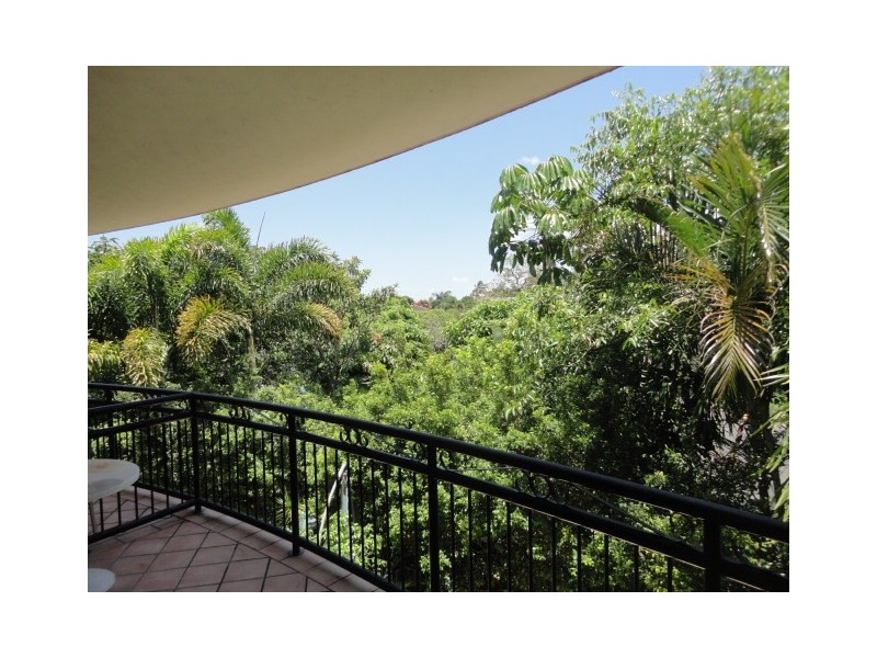 12/10 Bath Street, Labrador QLD 4215