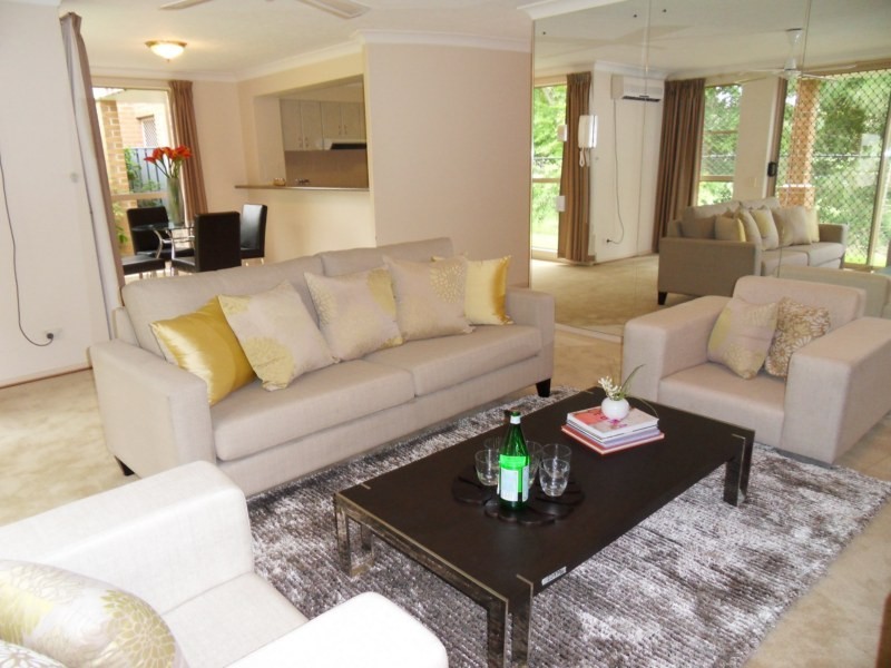 27/3 Bronberg Court, Southport QLD 4215