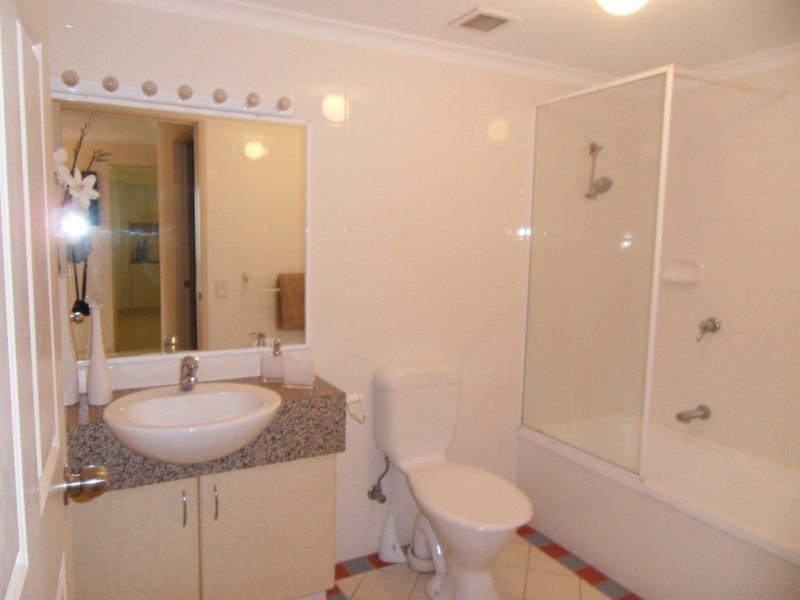 27/3 Bronberg Court, Southport QLD 4215