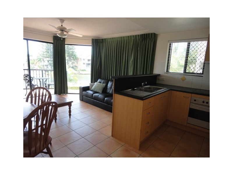 8/12 Paradise Island, Surfers Paradise QLD 4217