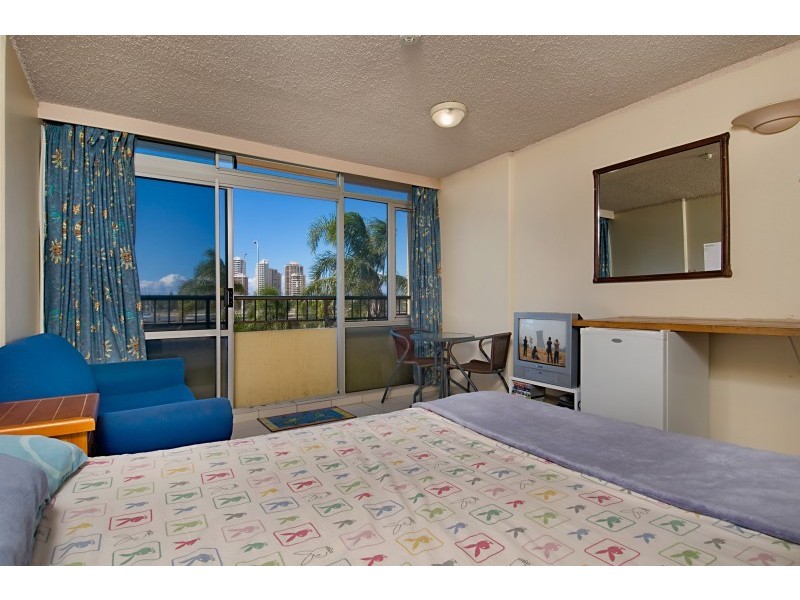 210/2 Barney Street, Southport QLD 4215