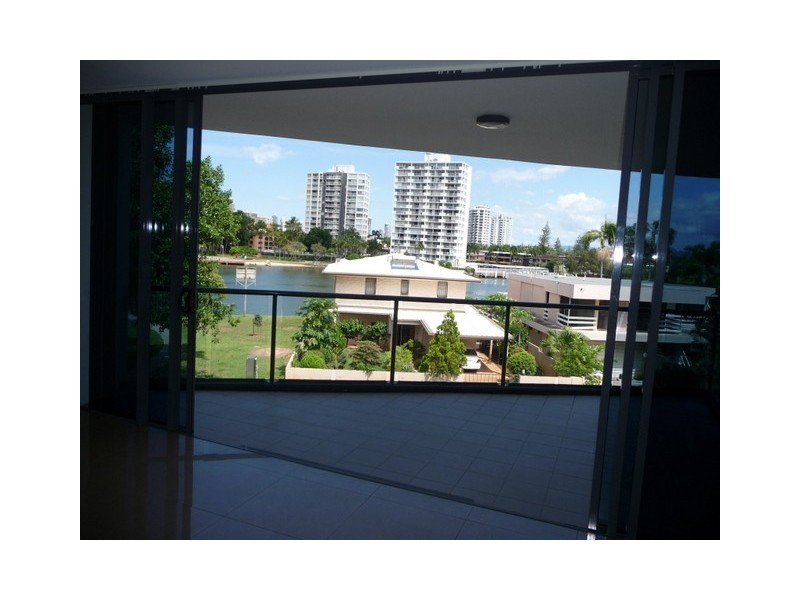 302/1 Stanhill Drive, Surfers Paradise QLD 4217