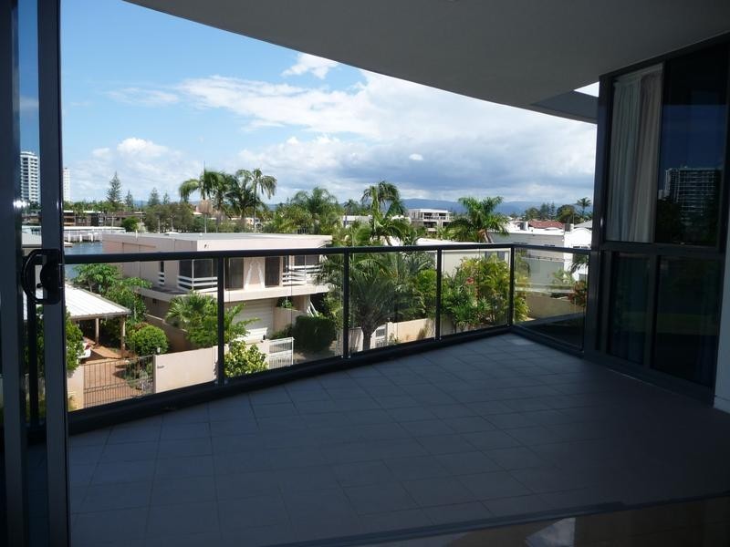 302/1 Stanhill Drive, Surfers Paradise QLD 4217