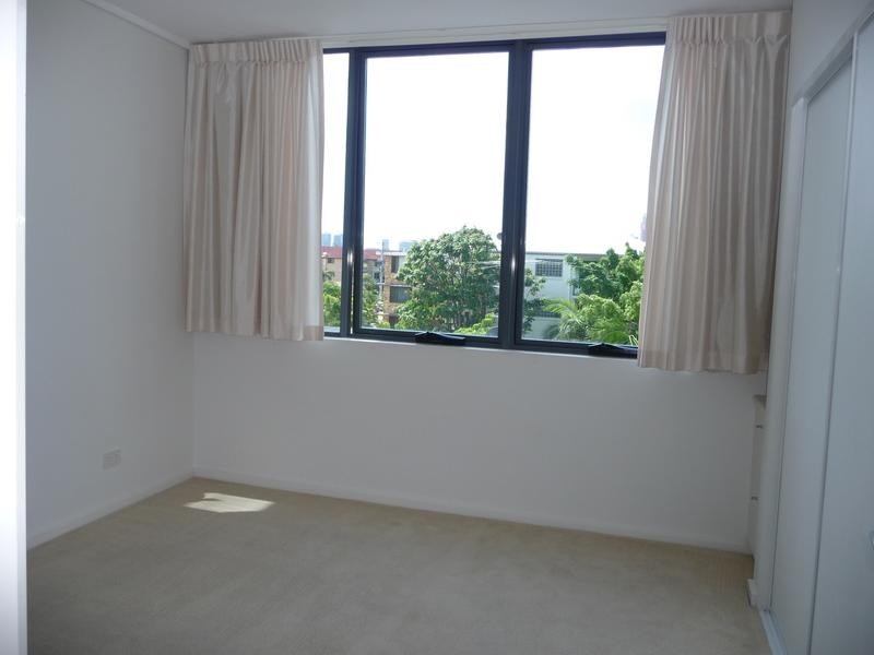 302/1 Stanhill Drive, Surfers Paradise QLD 4217