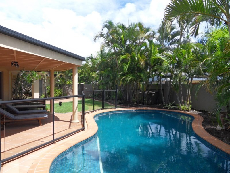 51 Charolais Crescent, Benowa QLD 4217