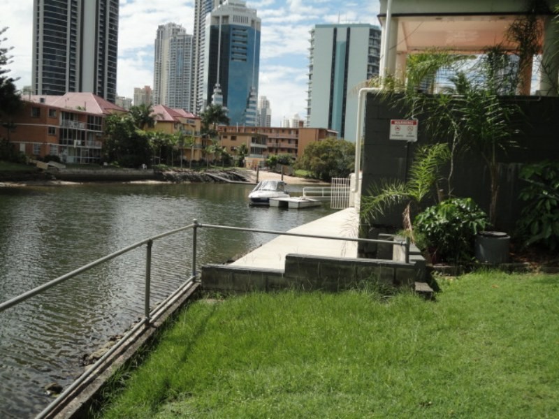 8/14 Paradise Island, Surfers Paradise QLD 4217
