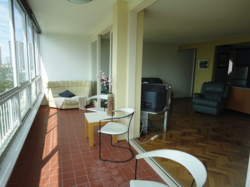 17/11 Paradise Island, Surfers Paradise QLD 4217