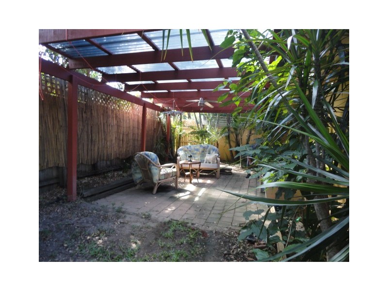2/60 Blake Street, Southport QLD 4215