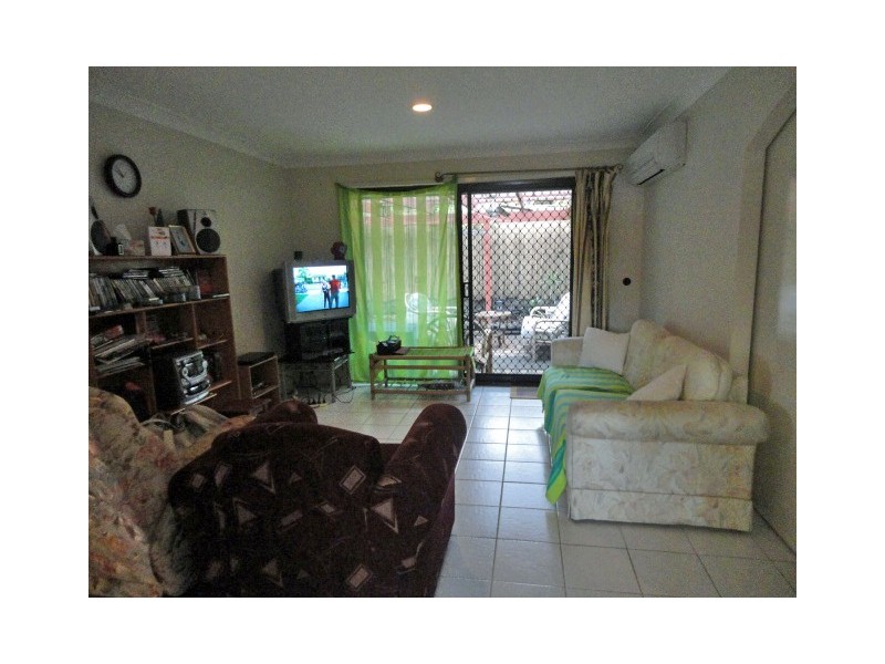 2/60 Blake Street, Southport QLD 4215
