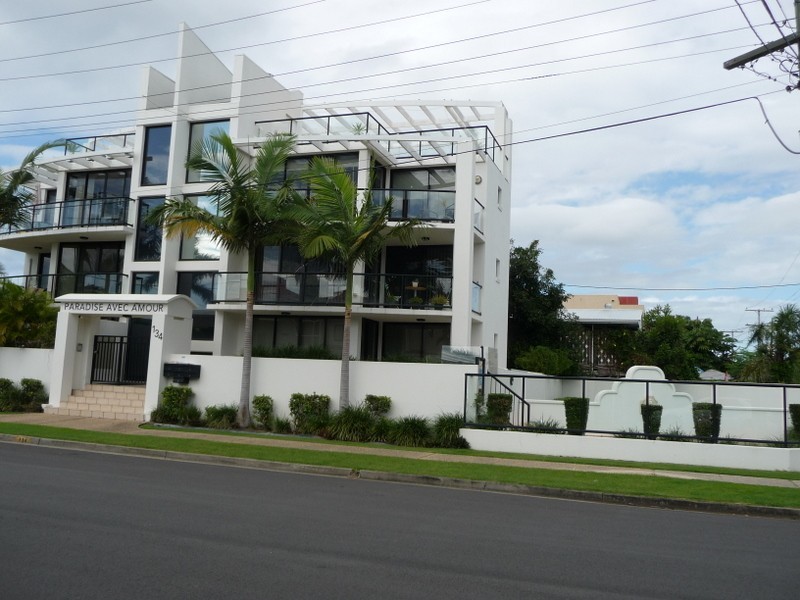 2/134 Stanhill Drive, Chevron Island QLD 4217