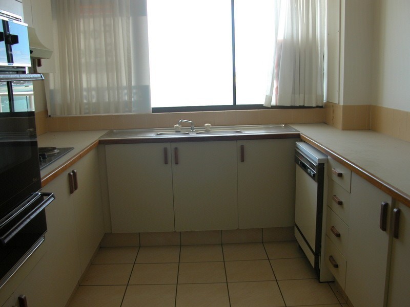 10/318 Marine Parade, Labrador QLD 4215