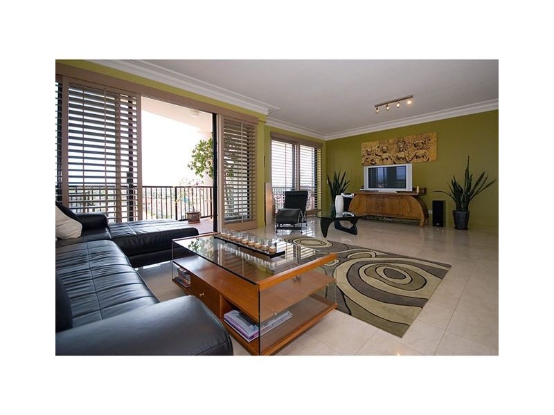 23/12 Paradise Island, Surfers Paradise QLD 4217