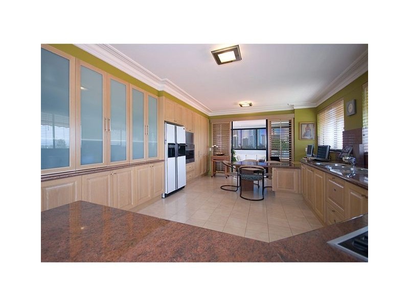 23/12 Paradise Island, Surfers Paradise QLD 4217
