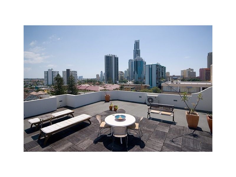 23/12 Paradise Island, Surfers Paradise QLD 4217