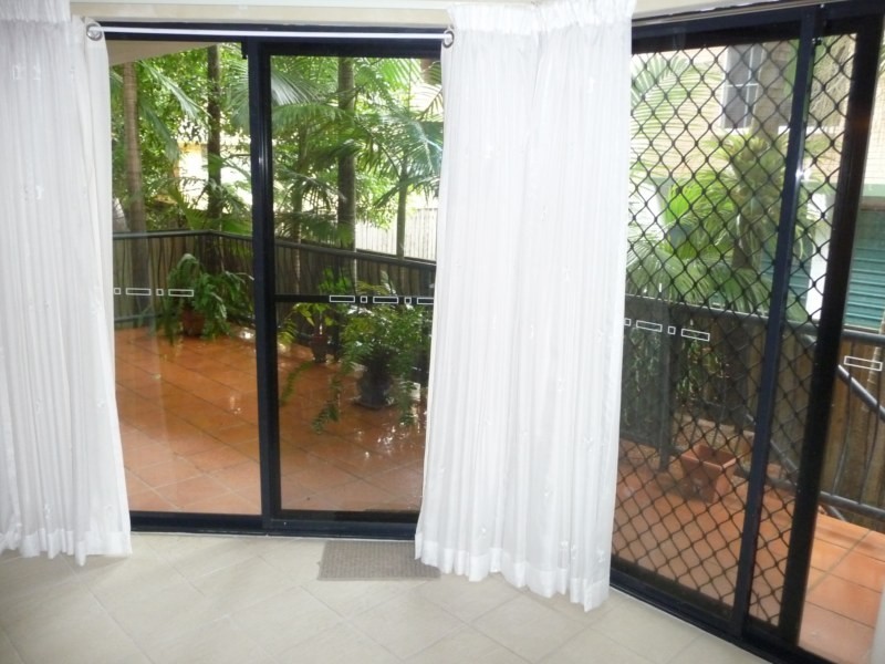 1/10 Tarcoola Crescent, Chevron Island QLD 4217