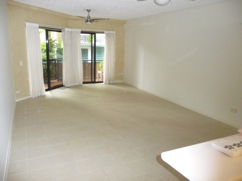 1/10 Tarcoola Crescent, Chevron Island QLD 4217