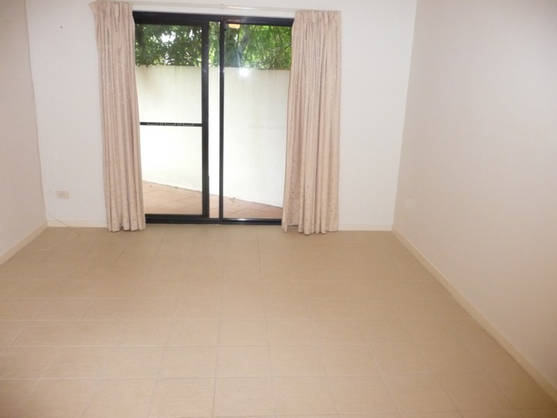 1/10 Tarcoola Crescent, Chevron Island QLD 4217