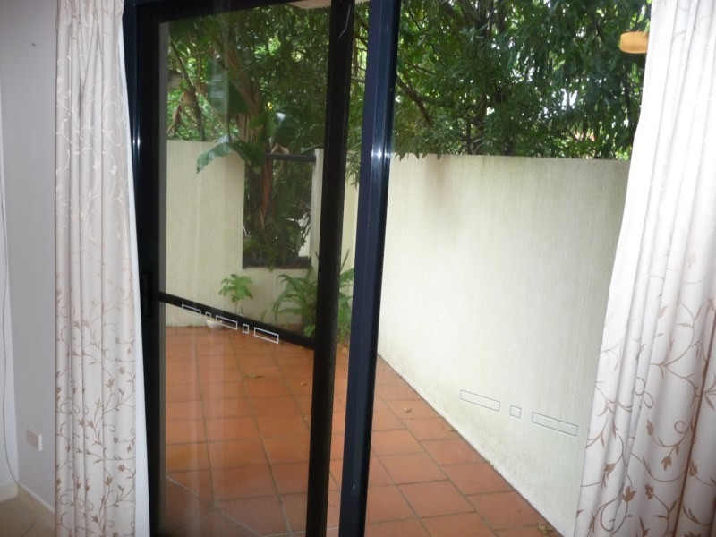 1/10 Tarcoola Crescent, Chevron Island QLD 4217