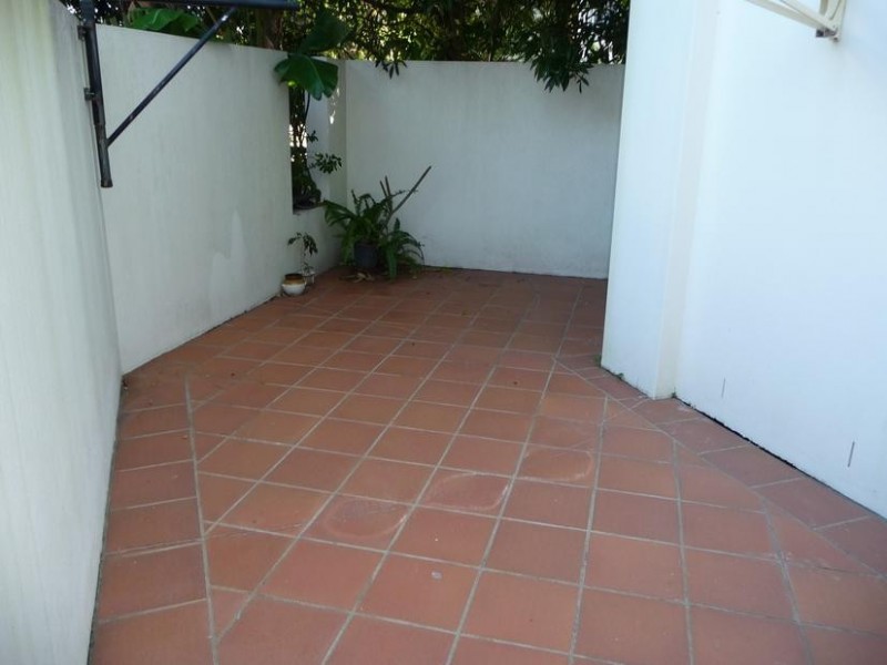 1/10 Tarcoola Crescent, Chevron Island QLD 4217