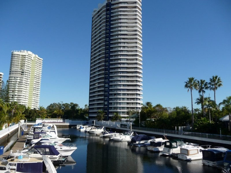 21/21 Bayview Street ‘Bayview Towers’, Runaway Bay QLD 4216