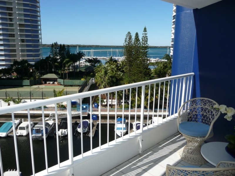 21/21 Bayview Street ‘Bayview Towers’, Runaway Bay QLD 4216