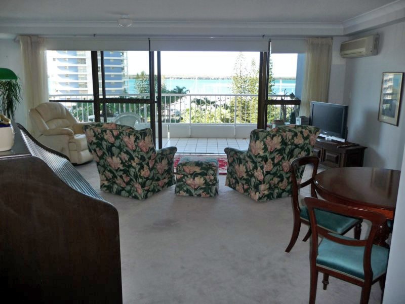 21/21 Bayview Street ‘Bayview Towers’, Runaway Bay QLD 4216