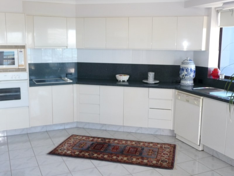 21/21 Bayview Street ‘Bayview Towers’, Runaway Bay QLD 4216