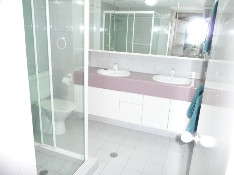 21/21 Bayview Street ‘Bayview Towers’, Runaway Bay QLD 4216