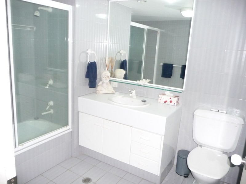 21/21 Bayview Street ‘Bayview Towers’, Runaway Bay QLD 4216