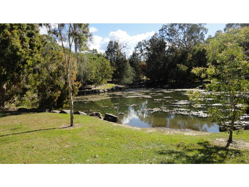 8 Garvie Place, Highland Park QLD 4211