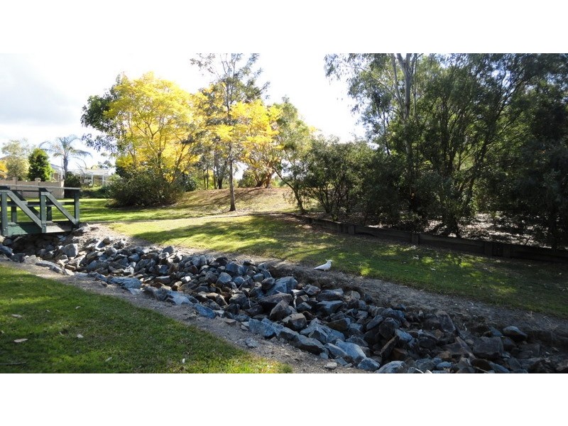 8 Garvie Place, Highland Park QLD 4211