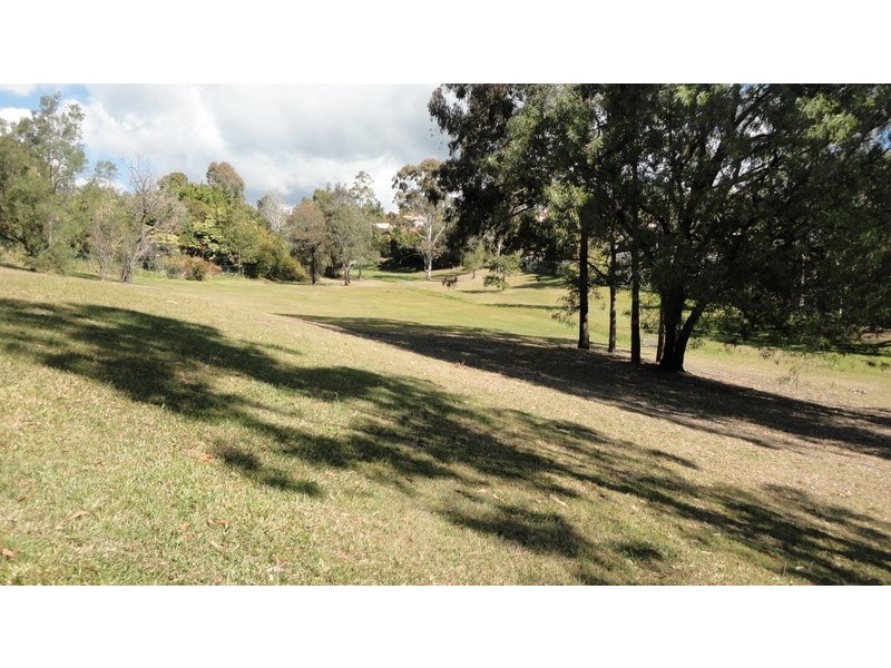 8 Garvie Place, Highland Park QLD 4211