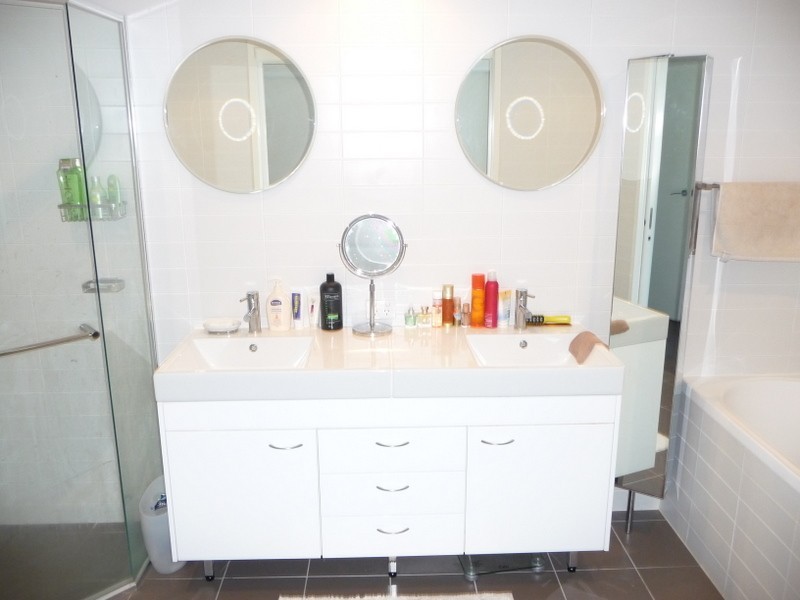 Chevron Island QLD 4217