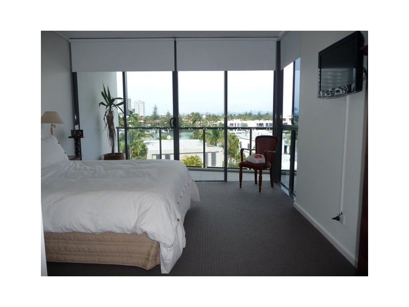 Chevron Island QLD 4217