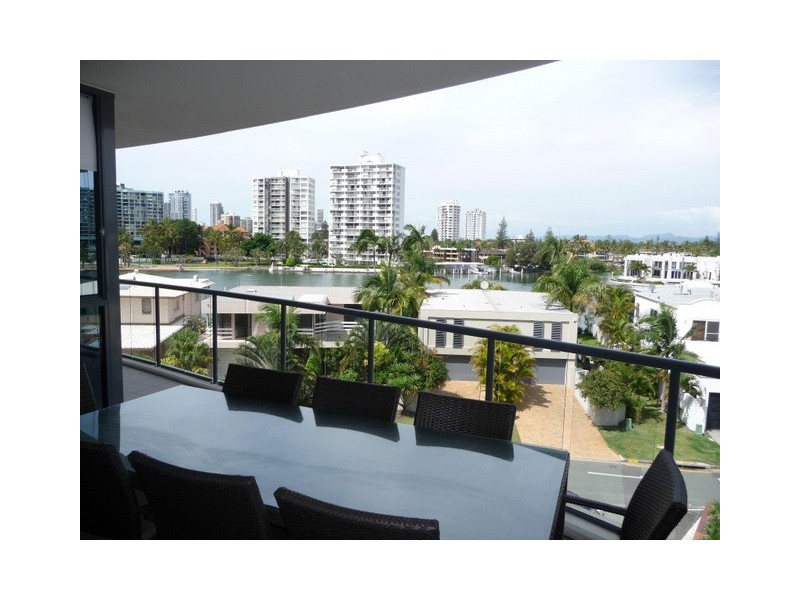 Chevron Island QLD 4217