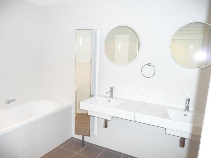 703/6 Tarcoola Crescent, Surfers Paradise QLD 4217