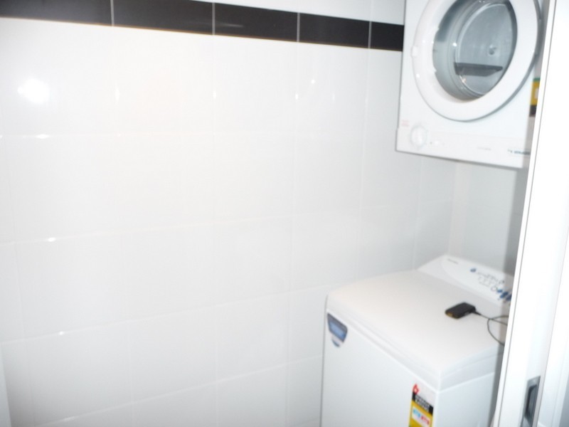 1806/2 Aqua Street, Southport QLD 4215