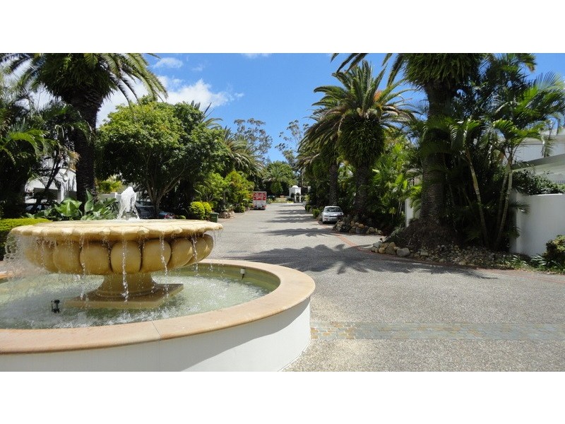 9/100 Cotlew Street, Southport QLD 4215