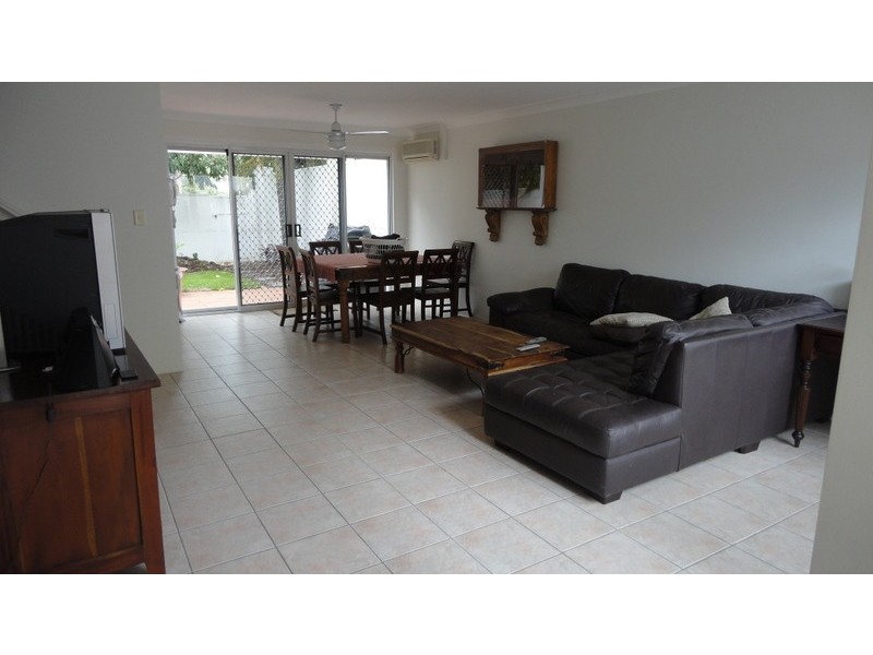 9/100 Cotlew Street, Southport QLD 4215