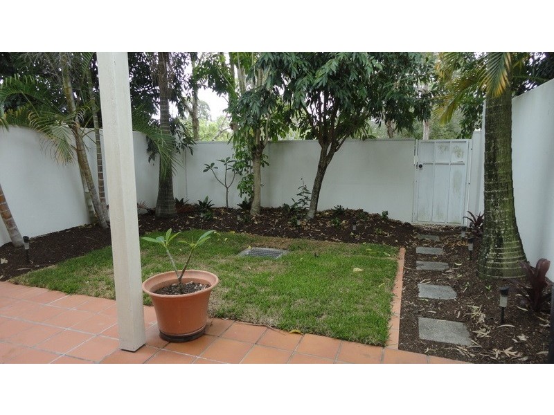 9/100 Cotlew Street, Southport QLD 4215