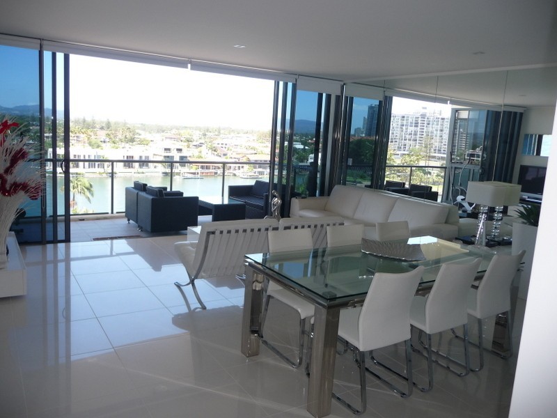 702/1 Stanhill Drive, Chevron Island QLD 4217